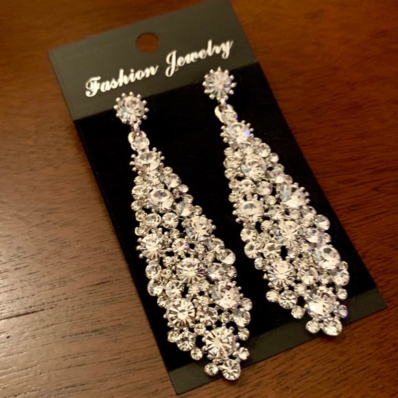 🌹NEVER WORN‼️ CZ Drop Earrings🌹 - Picture 3 of 4